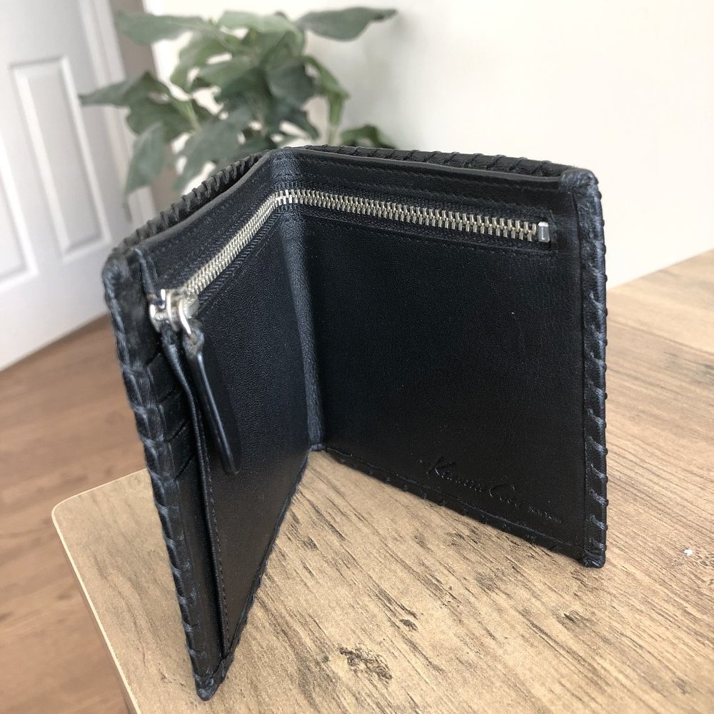 Beautiful NEW Kenneth Cole Wallet